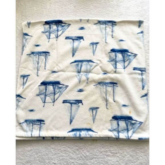 Luxe soft blue and white nautical sail boat beach towel - used - Picture 2 of 8
